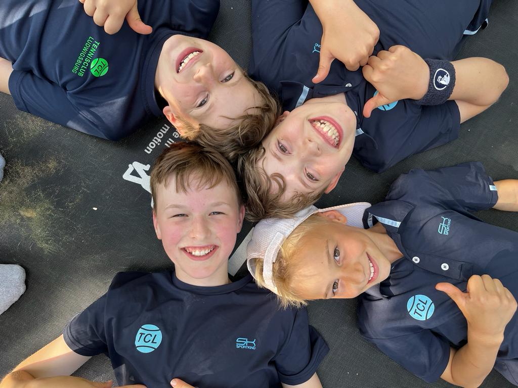 U12-Kidscup-Team schließt Saison mit Tabellenrang 1 ab U12-Kidscup-Team schließt Saison mit Tabellenrang 1 ab