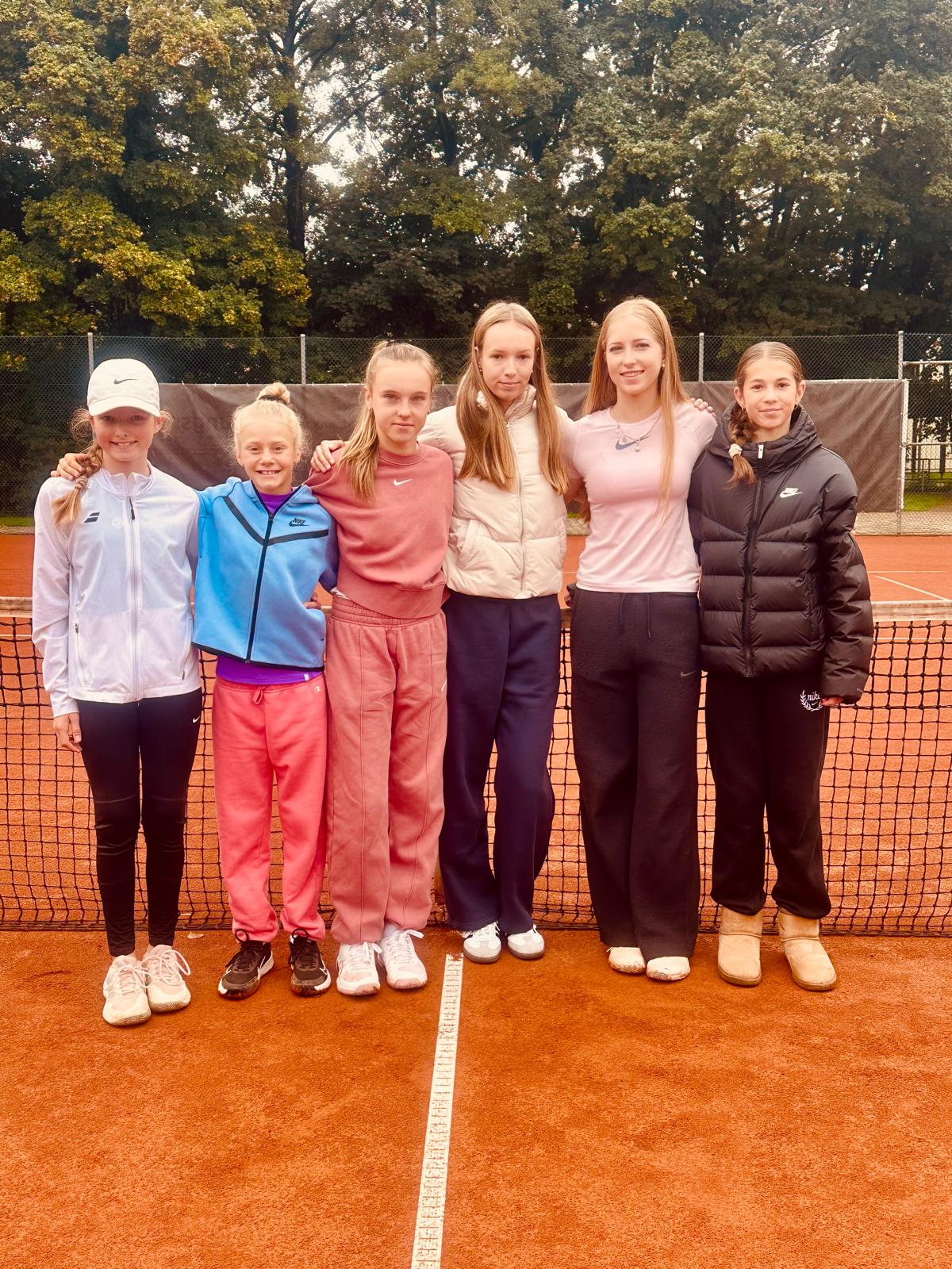 Juniorinnen U15: Wir sind Württembergischer Vizemannschaftmeister! Juniorinnen U15: Wir sind Württembergischer Vizemannschaftmeister!